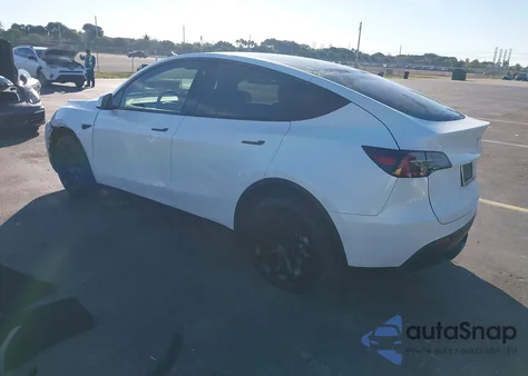 2022 Tesla Model Y Long Range Dual Motor All-Wheel Drive z USA, uszkodzony, nr VIN 7SAYGDEE9NF385502